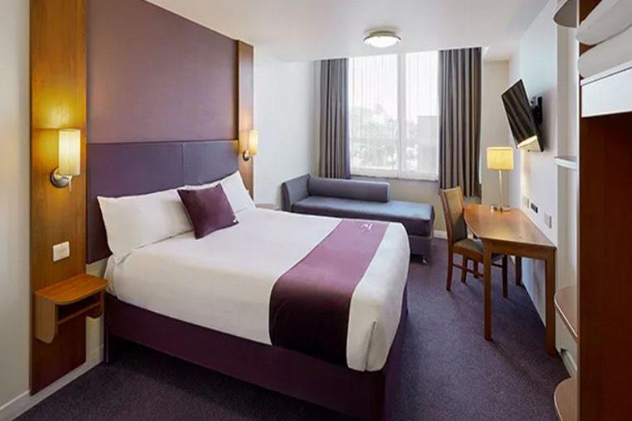 Premier Inn London Stansted Airport Stansted Mountfitchet Exterior foto