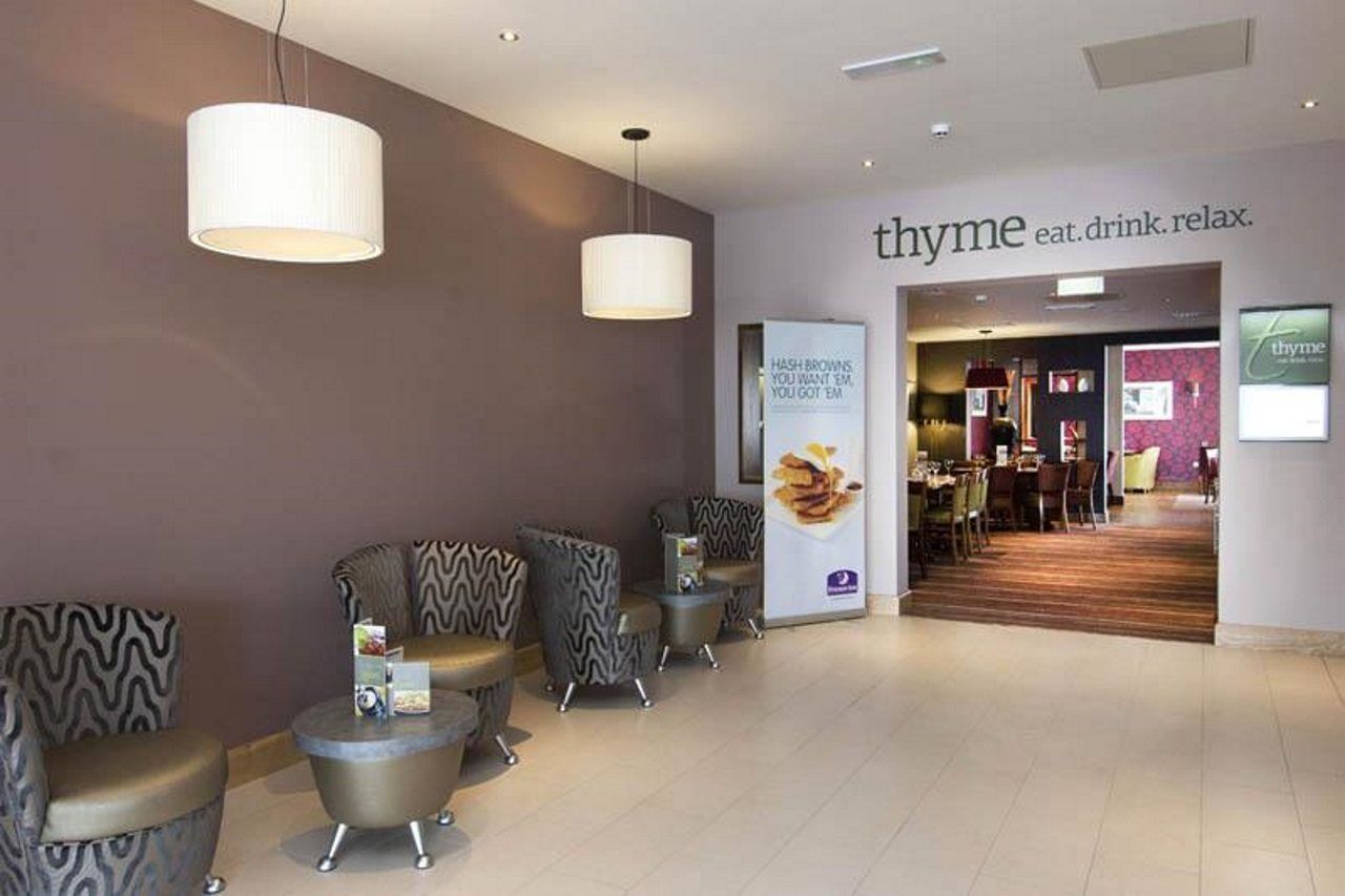 Premier Inn London Stansted Airport Stansted Mountfitchet Exterior foto